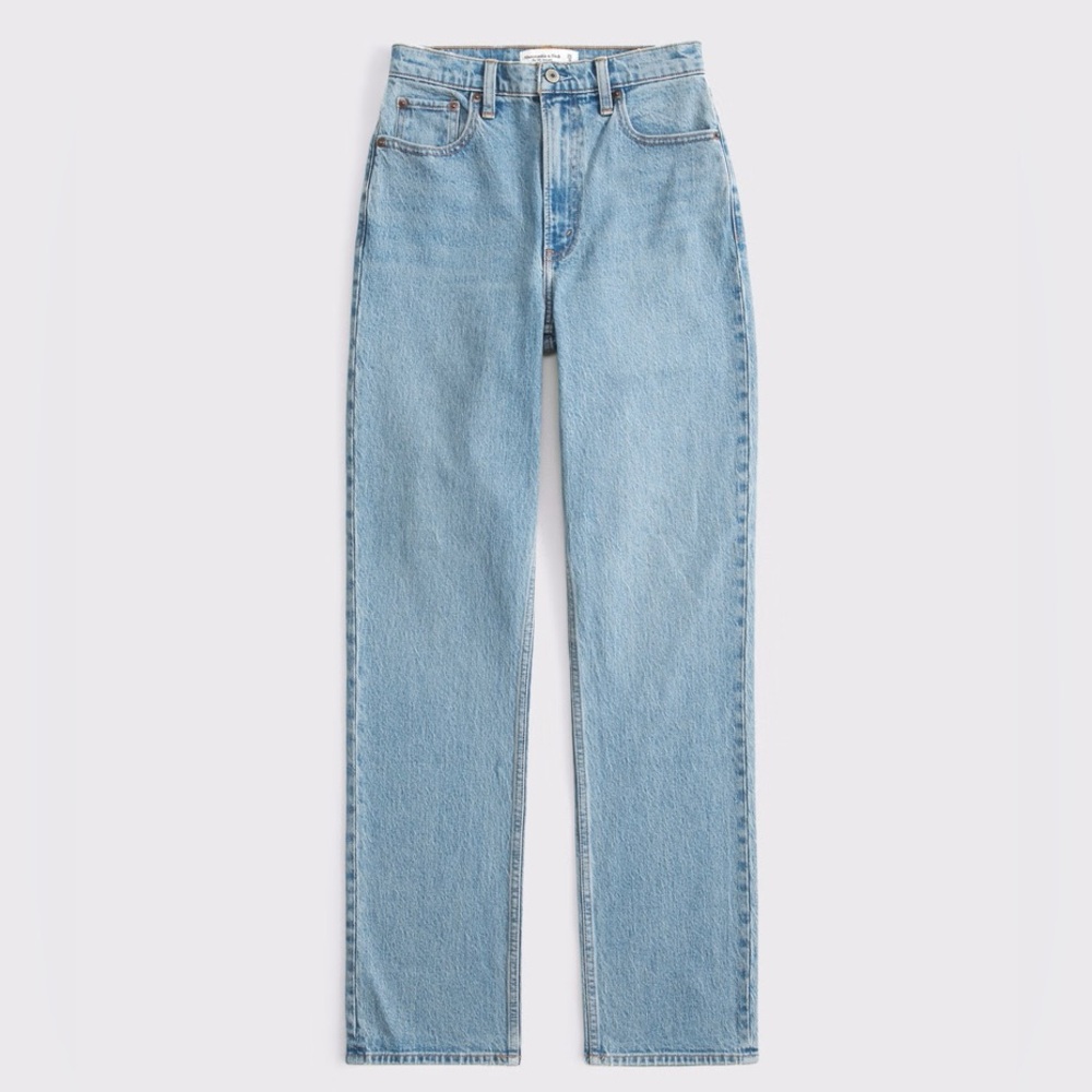 Abercrombie Ultra High Rise 90s Straight Jean light wash size 8